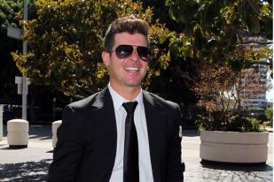 Robin Thicke Digugat