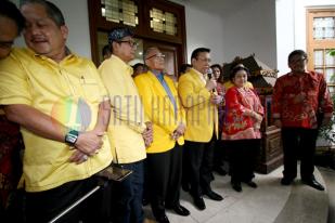 Golkar Kubu Agung Jalin Kerja Sama dengan PDIP