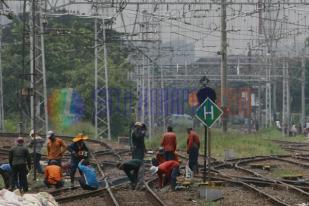 Perawatan Jalur KRL Stasiun Manggarai