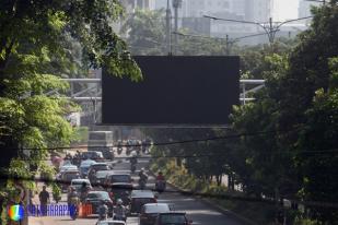 VMS Warung Jati Barat Mangkrak