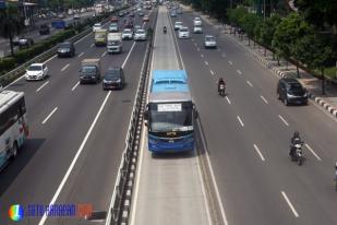 APTB Masih Terlihat Melintas di Jalur Transjakarta 