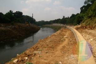 Revitalisasi Sungai Ciliwung Simatupang Mulai Dikerjakan