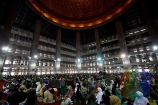 Ribuan Umat Islam Gelar Dzikir Bersama di Jakarta