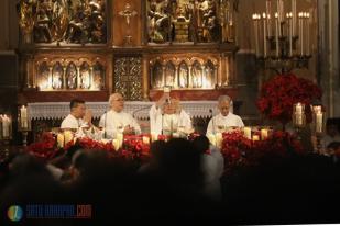 Misa Malam Natal di Gereja Katedral Berlangsung Khidmat