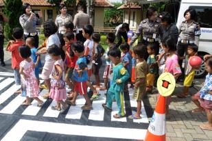 Mensos Khofifah: Kawal Anak Jauhi Penyimpangan Paham Gafatar