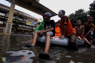 Hujan di Jakarta Kawasan Kalibata Timur Banjir