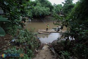 Perahu Eretan Ciliwung Penghubung Timur Selatan Masih Bertahan 