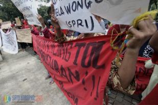 Warga Kolong Tol Penjaringan Demo Ahok Tolak Digusur