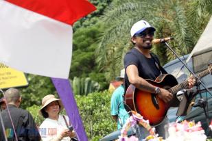 Glenn Fredly Hadiri Ibadah Paskah di Seberang Istana