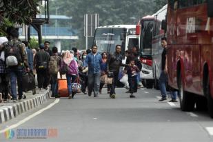 Terminal Kampung Rambutan Mulai Dipadati Calon Penumpang 