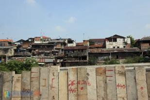 Normalisasi atau Betonisasi Sungai Ciliwung?