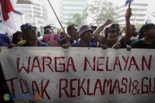 Puluhan Nelayan Jakarta Demo di Gedung KPK Tolak Reklamasi