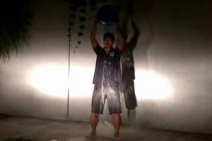 Bepe Terima Ice Bucket Challenge Bachdim, Raisa Menolak