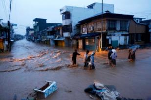 Filipina Berhasil Selamatkan Jutaan Warga dari Topan Hagupit