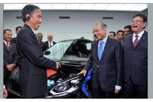 Mahathir Ingin Mobnas Buatan Proton Diistimewakan