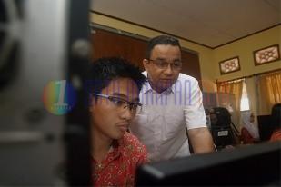 Menteri Anies Tinjau Persiapan UN