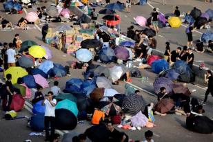 Payung Jadi Ikon Demo di Hong Kong