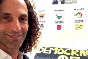 Kenny G Kunjungi Lokasi Protes Prodemokrasi Hong Kong