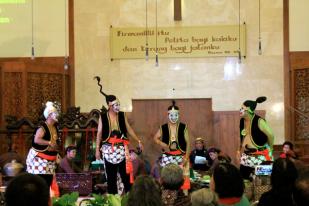 Festival Punakawan Budaya Lokal Jadi Khotbah Alternatif 