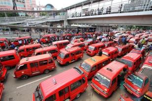 Penumpang Keberatan Tarif Baru, Angkot Cirebon Mogok Operasi