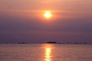 Halaman Belakang Pulau Pramuka Jadi Lokasi Favorit Ngabuburit