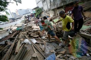 Tarik Ulur Relokasi Kampung Pulo Kepentingan Siapa?