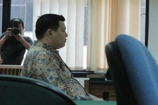 Suap Bupati Biak, Teddy Renyut Divonis 3,5 Tahun Penjara