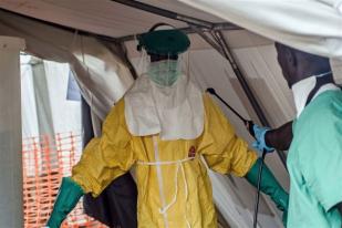 Ratusan Perawat Nigeria Diterjunkan ke Negara Epidemi Ebola