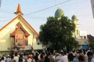 Masjid dan Gereja ini Satu Halaman di Solo