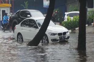 Tip Bila Kendaraan Terjebak Banjir