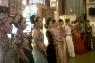 TNI‎ Perempuan Jadi Peragawati di Wedding Art Festival 2015