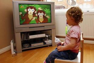 Nonton TV  Berdampak Buruk Bagi Kesehatan Anak