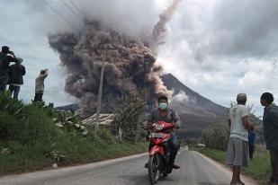 Gunung Sinabung Meletus, Ribuan Warga Diungsikan