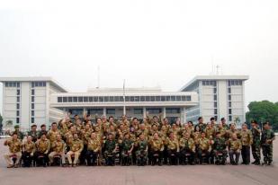 Panglima TNI Sematkan Brevet dan Jaket