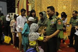 Panglima TNI  Buka Puasa Bersama 3.000 Anak Yatim Piatu