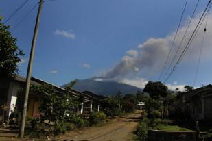 Erupsi Raung Bandara Ngurah Rai Ditutup