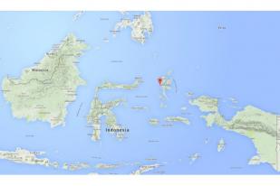 Gunung Api Gamalama di Ternate Erupsi