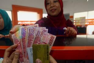 Inflasi dan PDB Meleset, Rupiah Menuju Rp14.000 di Akhir Tahun