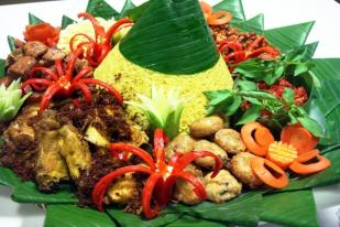 Chef di Yogyakarta Buat 70 Tumpeng