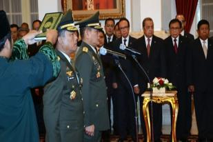 Presiden Lantik Panglima TNI Moeldoko dan KSAD Budiman