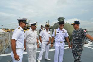 KRI Bung Tomo-357 Singgahi India