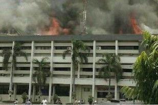 Kantor Polda Jateng Siang Ini Terbakar Hebat