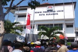 Jelang Debat Calon Walikota, Kantor KPU Surabaya Terbakar