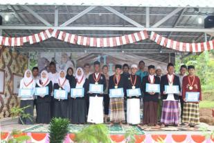 Warga Inggris dan Selandia Baru Mewisuda Pesantren Bogor