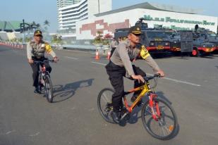 Polisi Tak Disiplin Dihukum Layani Jemaah di Masjid