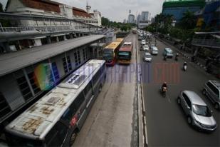 Lagi, Bus Transjakarta Tabrak Pengendara Motor