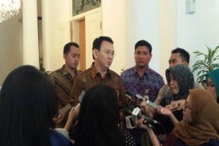 Tanpa Rompi Pengaman, Ahok Datangi TKP Bom Sarinah