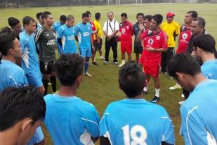 Pelatih Semen Padang Ingatkan Pemain Bertempur Bukan Tamasya