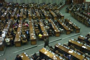 Rapat Paripurna Mengesahkan Tim Pengawasan Intelijen DPR