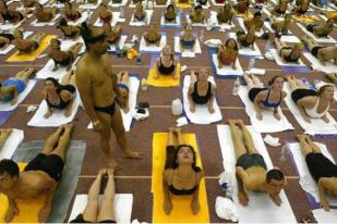 Pendiri Bikram Yoga Terbukti Lakukan Pelecehan Seksual